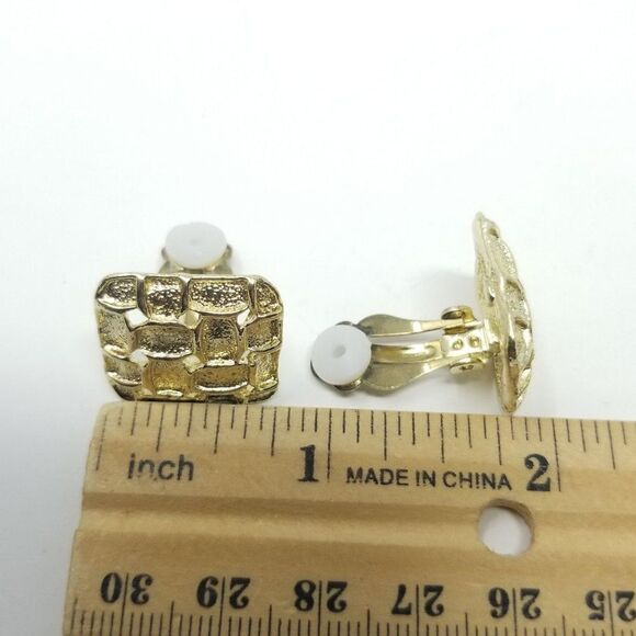 Vintage Textured Square Clip On Earrings, Gold Tone Woven Design, Retro Estate - Picture 4 of 6